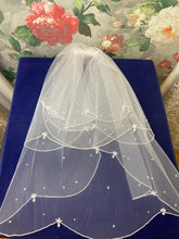 Load image into Gallery viewer, Girls First Holy Communion white veil- Chloe veil
