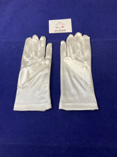 Load image into Gallery viewer, Girls First Holy Communion Gloves - 822
