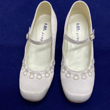 Load image into Gallery viewer, 5817-Girls White Satin Holy Communion Shoes
