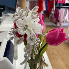 Load image into Gallery viewer, Flowergirl Ivory Hairband
