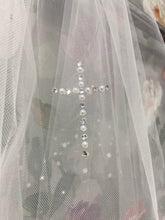 Load image into Gallery viewer, Girls First Holy Communion Veil - Nicola - cv188 - 36”
