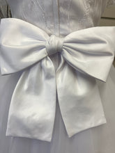 Load image into Gallery viewer, Chloe Belle First Holy Communion Dress- style Aria
