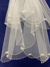 Load image into Gallery viewer, Girls First Holy Communion Veil - Freya 9004
