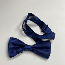 Load image into Gallery viewer, Marc Darcy Boys Circle pattern Bow tie
