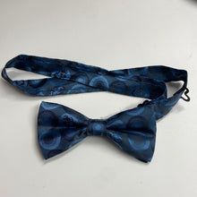 Load image into Gallery viewer, Marc Darcy Boys Circle pattern Bow tie
