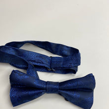 Load image into Gallery viewer, Marc Darcy Bow Tie
