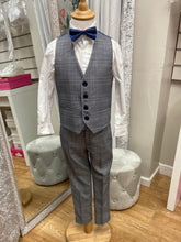 Load image into Gallery viewer, Marc Darcy Jerry Boys 3 piece suit
