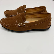 Load image into Gallery viewer, Boys Duncan Tan slip on shoes
