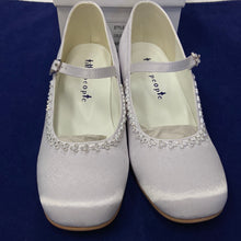 Load image into Gallery viewer, 5804- Holy Communion White satin shoes
