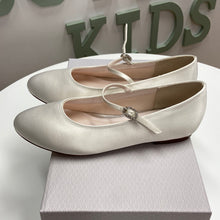 Load image into Gallery viewer, Rainbow Club BINX Ivory FlowerGirl shoes
