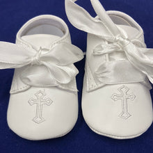 Load image into Gallery viewer, Baby boy Christening booties/ shoes white 912
