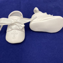 Load image into Gallery viewer, Baby boy Christening booties/ shoes white 912
