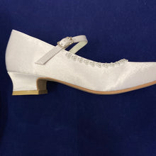 Load image into Gallery viewer, 5804- Holy Communion White satin shoes
