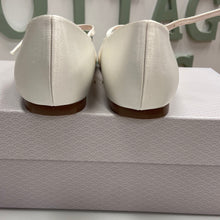 Load image into Gallery viewer, Rainbow Club BINX Ivory FlowerGirl shoes
